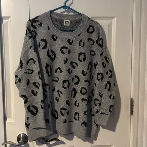 Women’s sweater grey sparkly leopard